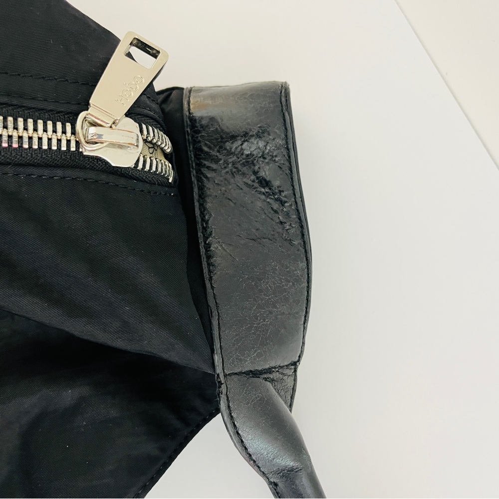 HOBO Black Crossbody Tote Zippers Nylon Classic - Picture 6 of 9